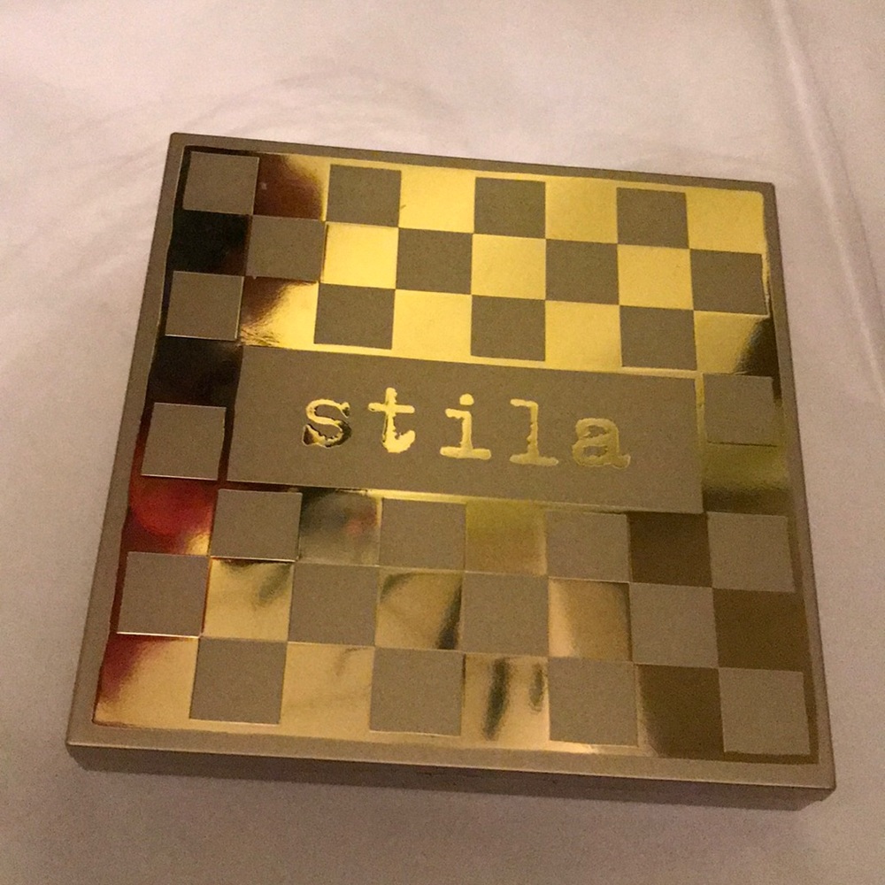 STILA EYESHADOW PALETTE